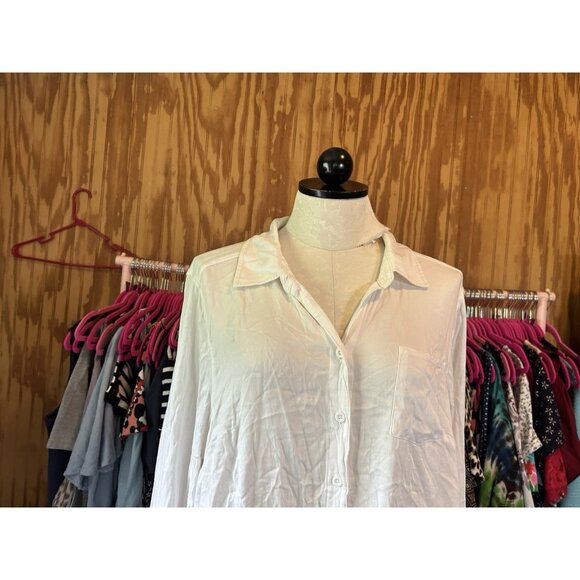 Torrid Long Sleeve Crinkle Button Down Pocket Front Blouse White Collared 1 (1X) - Picture 3 of 8